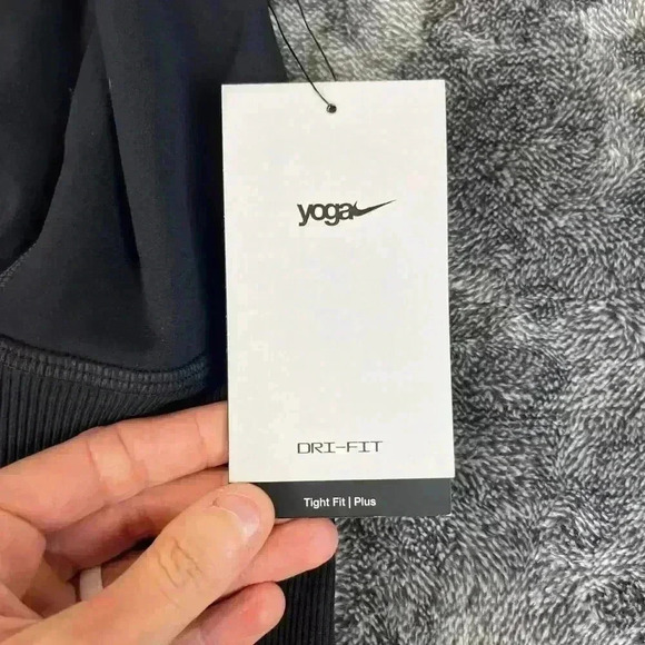 Nike Yoga Plus Dri-Fit Infinalon Jumpsuit Women's 3X Sleeveless Black DV4908-010 - Picture 3 of 14